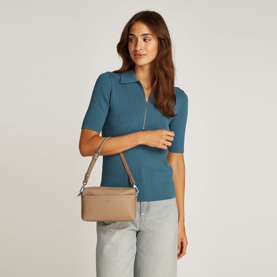 Calvin Klein CK Must Shoulder Bag 22 cm