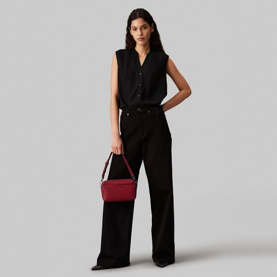 Calvin Klein CK Must Shoulder Bag 21.5 cm