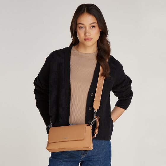 Calvin Klein Ck Must Shoulder Bag 27 cm