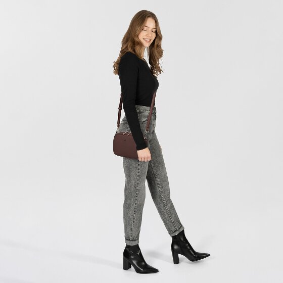 Lacoste Core Essentials Daily City Shoulder bag 21 cm