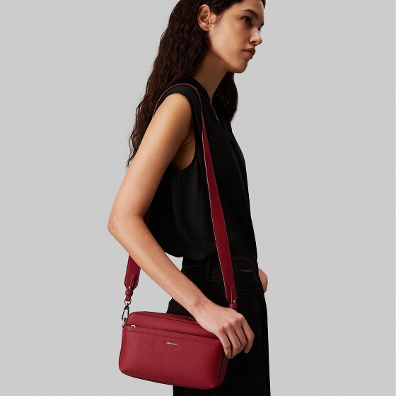 Calvin Klein CK Must Shoulder Bag 21.5 cm