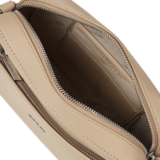 Calvin Klein Must Shoulder Bag 21.5 cm