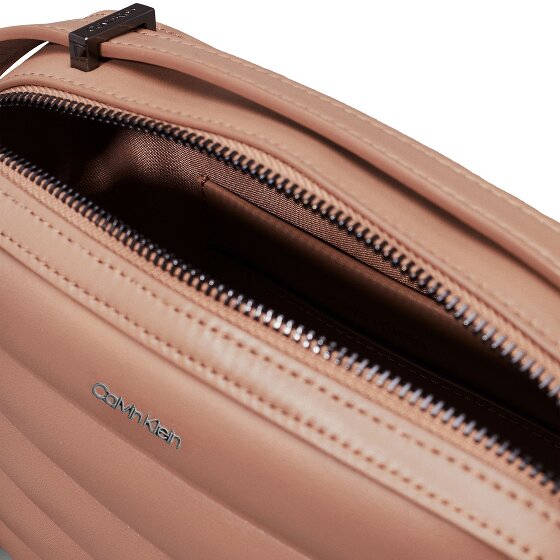 Calvin Klein Line Quilt Shoulder bag 22 cm