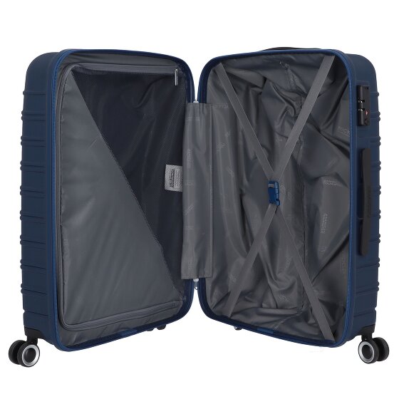 American Tourister Activair 3 4 roll suitcase set 3pcs. American Tourister Activair 3 4 roll suitcase set 3pcs.
